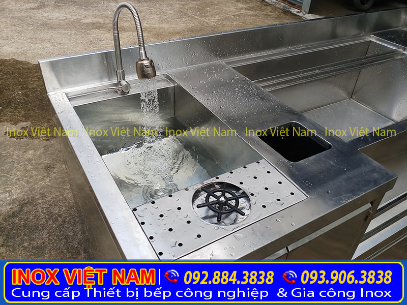 Quầy bar inox dễ dàng vệ sinh lau chùi